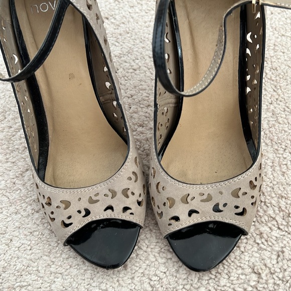 Heels - Picture 4 of 8